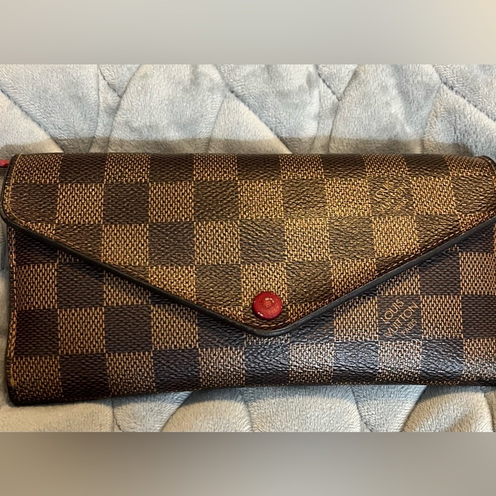 Authentic Louis Vuitton Josephine Wallet Damier Ebene Red Date Code GI1188.